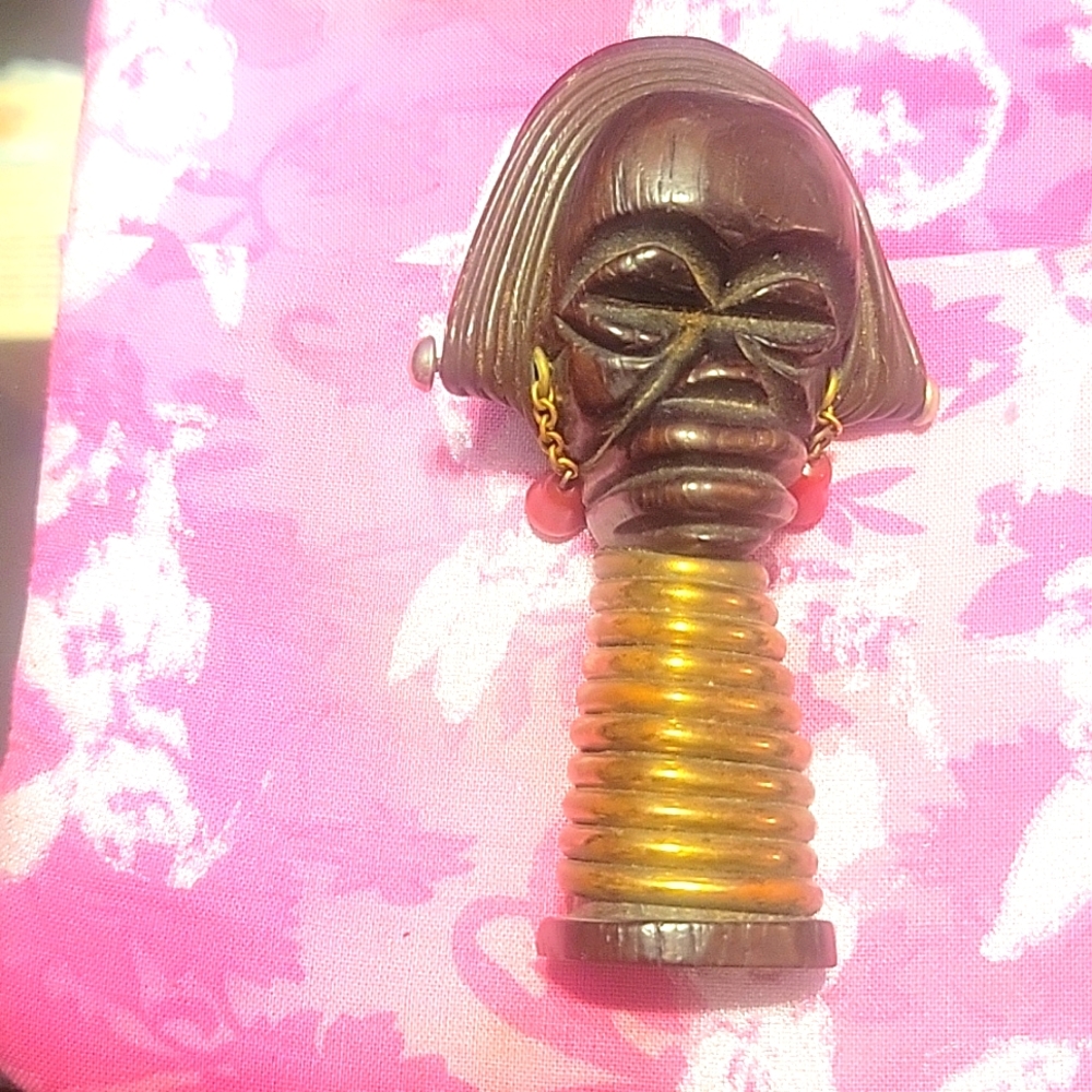 Martha Sleeper Wood Ubangi Pin